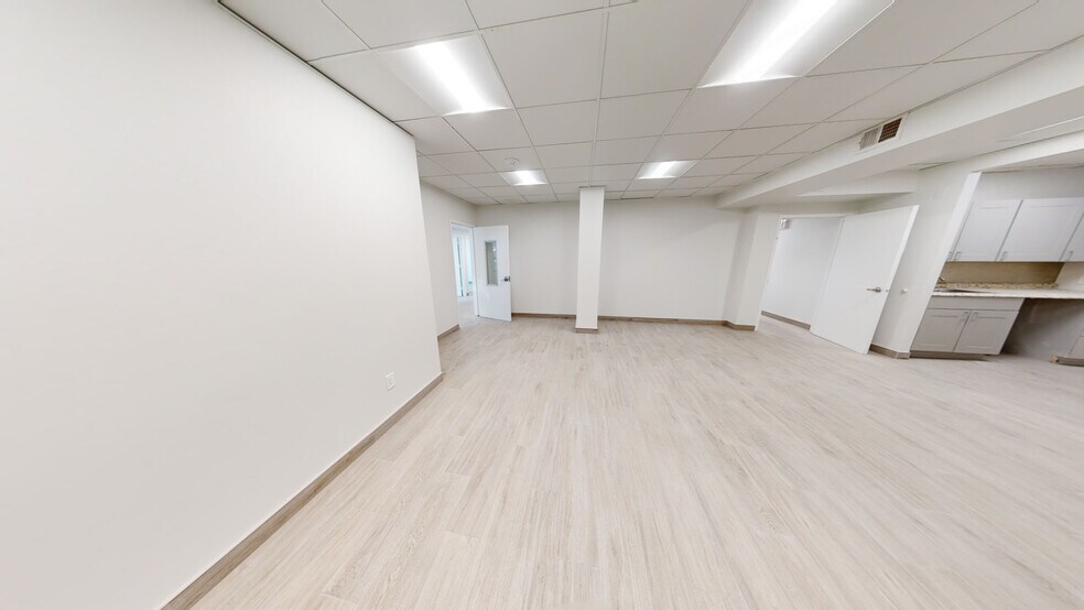 More Photos Of 3044 Coney Island Ave, Brooklyn Medical For Lease