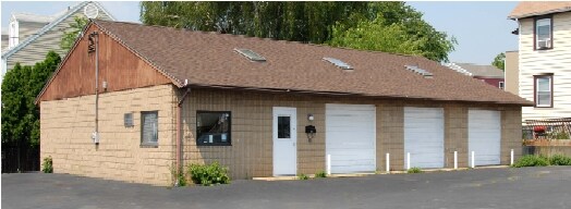 Primary Photo Of 2100 Barnum Ave, Bridgeport Freestanding For Lease