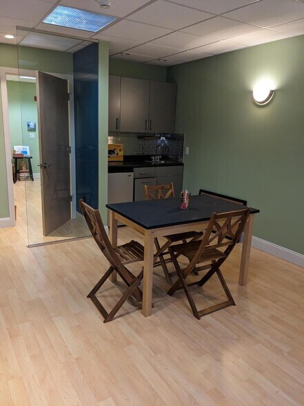 More Photos Of 304 Federal Rd, Brookfield Office For Lease