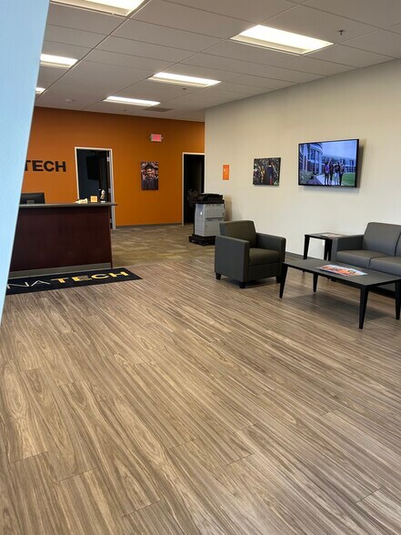 More Photos Of 823 Park East Blvd, Lafayette Office For Lease