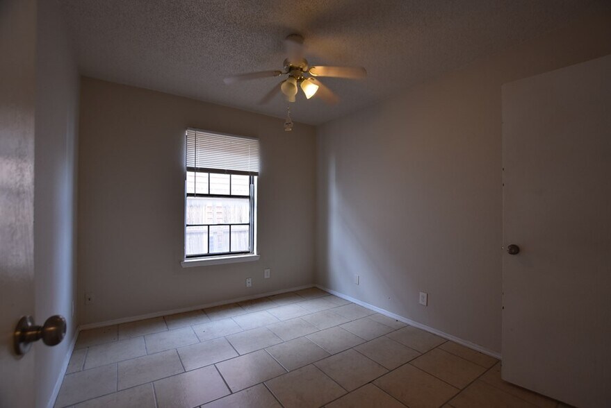 More Photos Of 1308 N Carol Ave, Monahans Apartments For Sale