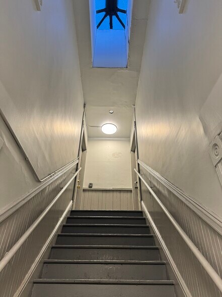 More Photos Of 203 S Leonard St, Waterbury Apartments For Sale