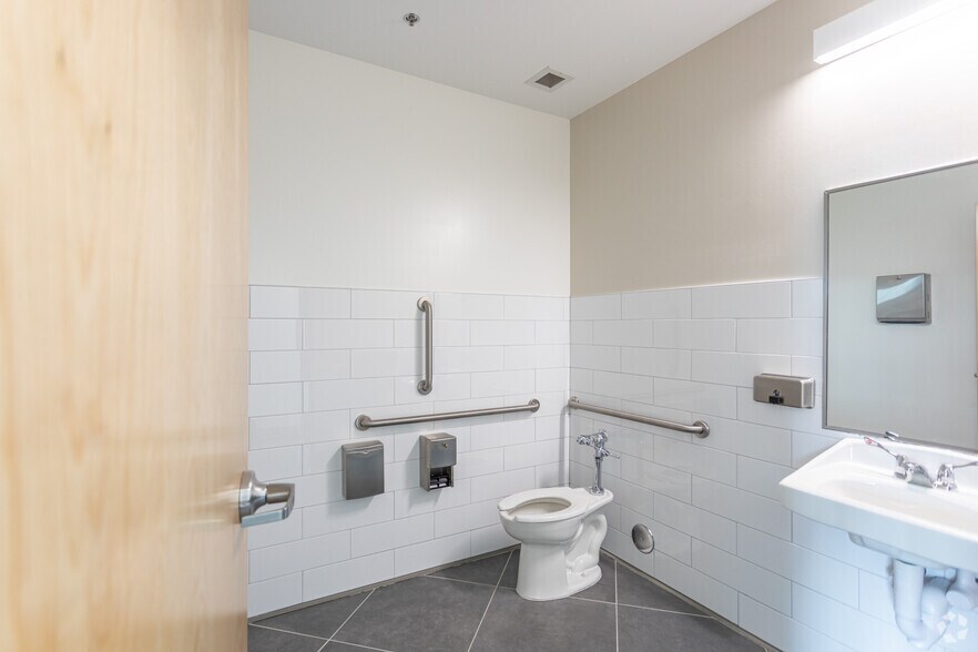 More Photos Of 6865-6941 W 2100 S, West Valley City Unknown For Lease