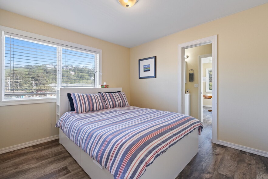 More Photos Of 259 S Pacific St, Rockaway Beach Specialty For Sale