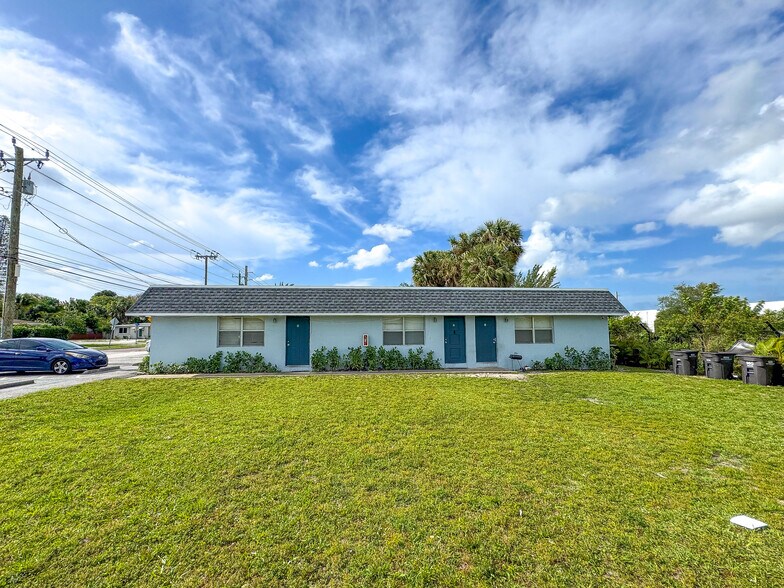 More Photos Of 3307 Windsor Ave, West Palm Beach Apartments For Sale