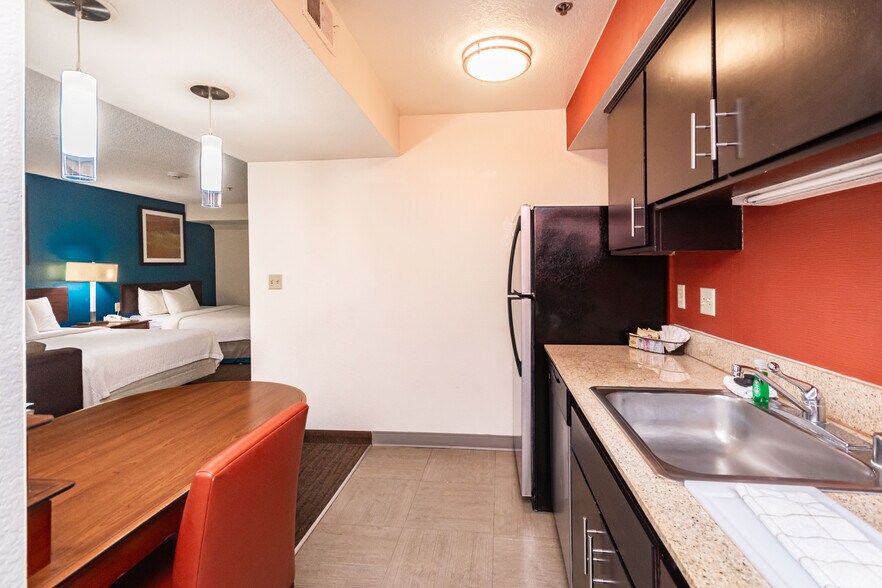 More Photos Of 1530 Howe Ave, Sacramento Hotel For Sale