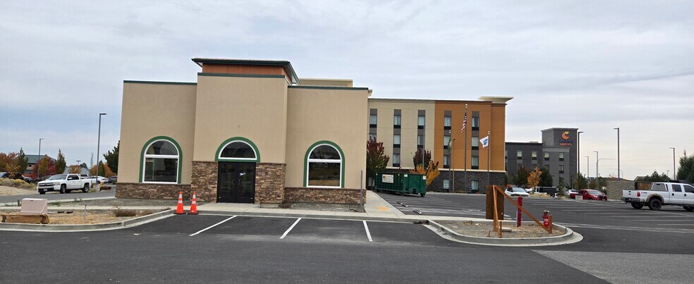 More Photos Of 3719 Plaza Way, Kennewick Freestanding For Lease