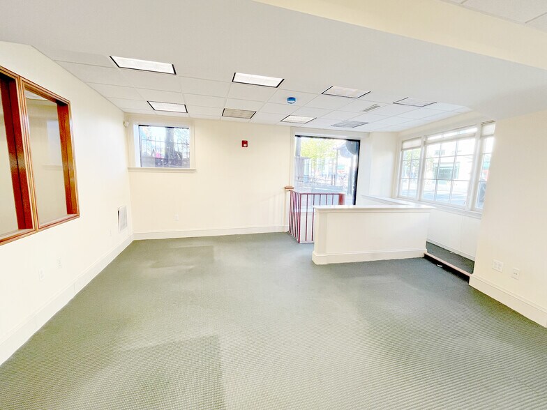 More Photos Of 1812 Massachusetts Ave, Cambridge Storefront Retail Office For Sale