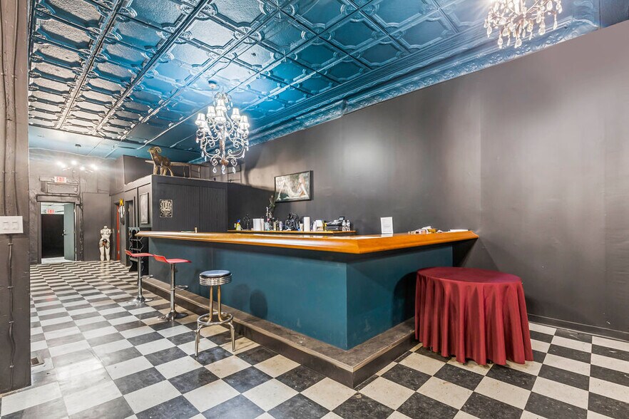 More Photos Of 1185-1205 W Broad St, Columbus Storefront Retail Office For Sale