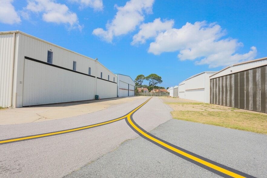More Photos Of 1001 Airport Rd, Destin Airplane Hangar For Sale