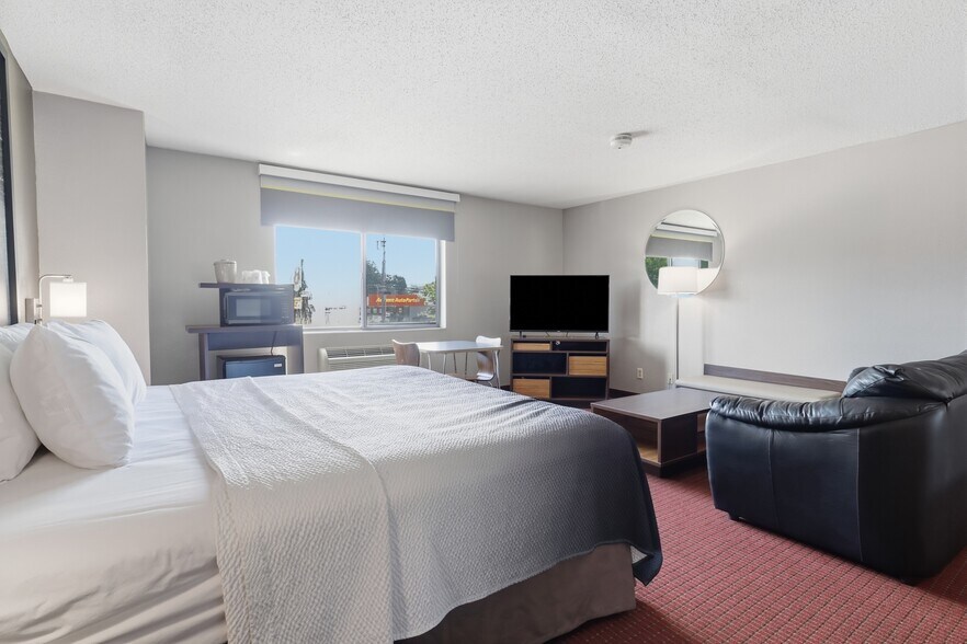 More Photos Of 7680 Niagara Falls Blvd, Niagara Falls Hotel For Sale