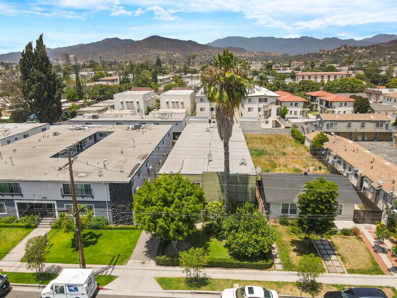 More Photos Of 1001 E Acacia Ave, Glendale Apartments For Sale