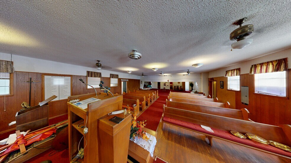 More Photos Of 1107 Spring St, Hot Springs Flex For Lease