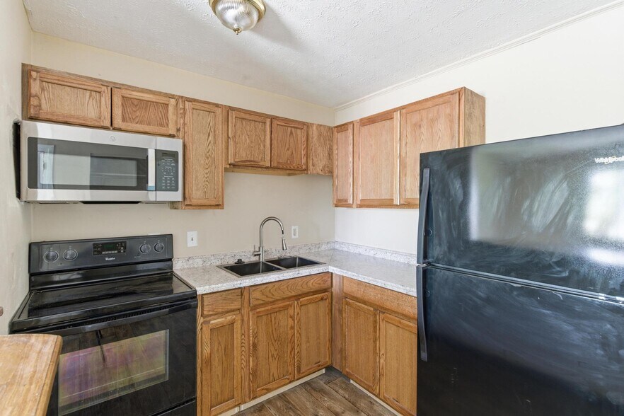 More Photos Of 1631 Jackson Ln, Middletown Multifamily For Sale