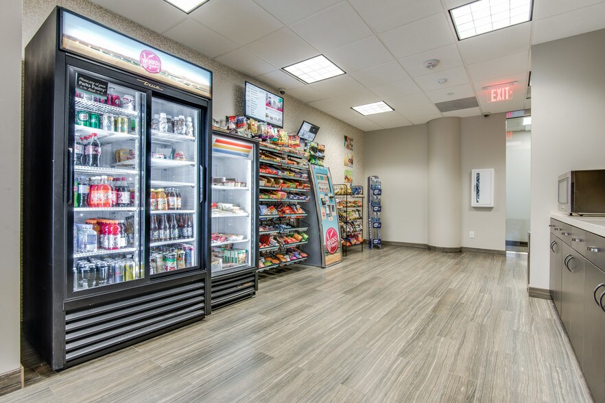 More Photos Of 1425 Greenway Dr, Irving Office For Lease