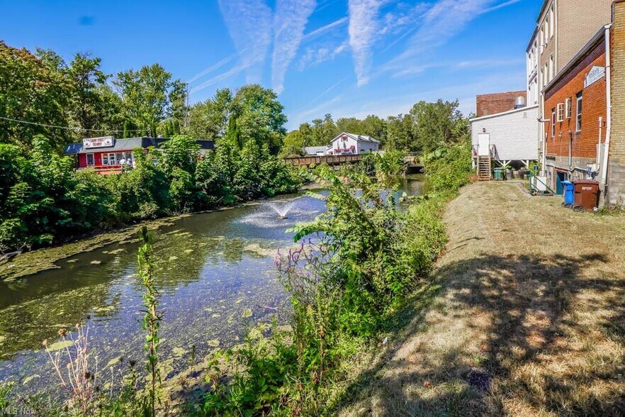 More Photos Of 117 N Canal St, Canal Fulton General Retail For Lease
