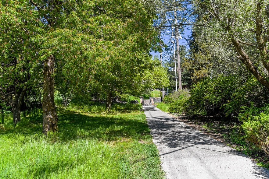 More Photos Of TBD NE Gray Ln, Pullman Land For Sale