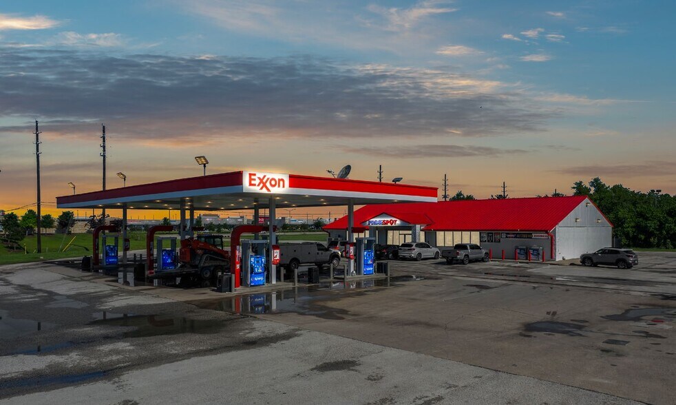 More Photos Of 13625 Interstate 10 E, Baytown Service Station For Sale
