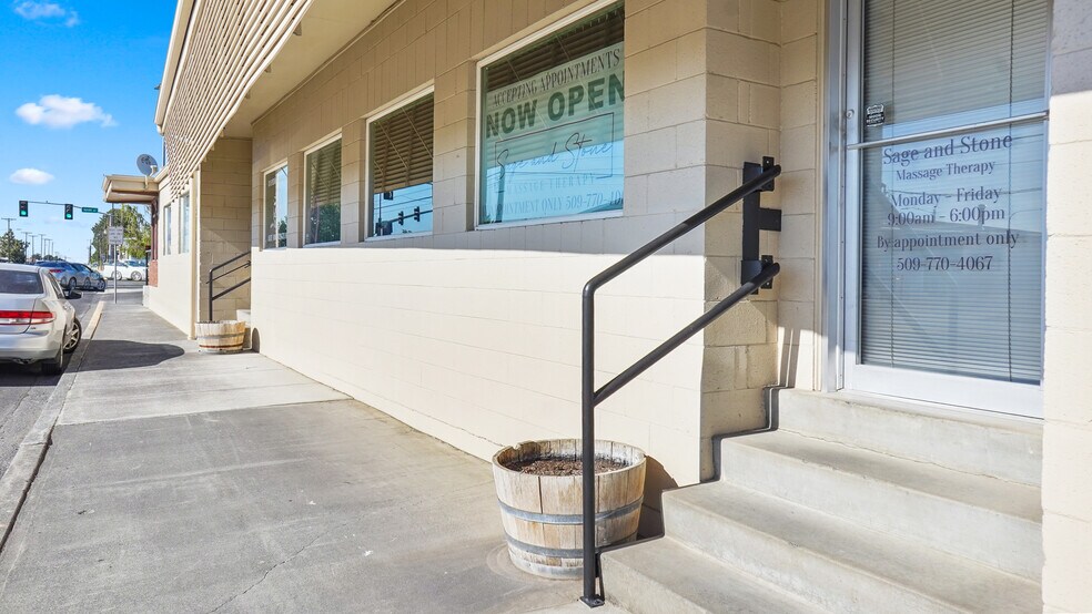 More Photos Of 716 E Main St, Othello Storefront Retail Office For Sale