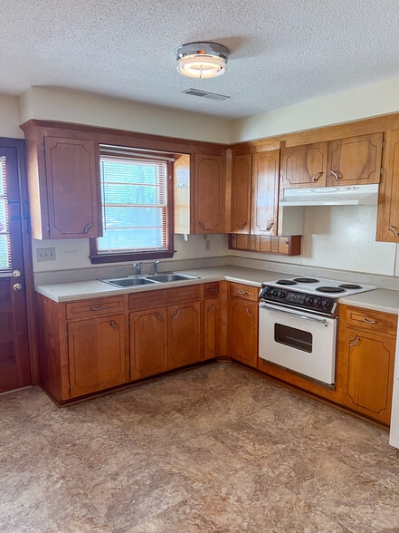 More Photos Of , Charleston Unknown For Sale