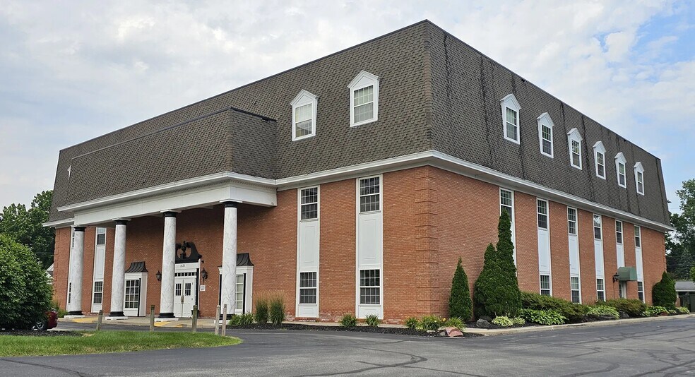More Photos Of 3131 Executive Pky, Toledo Office For Sale