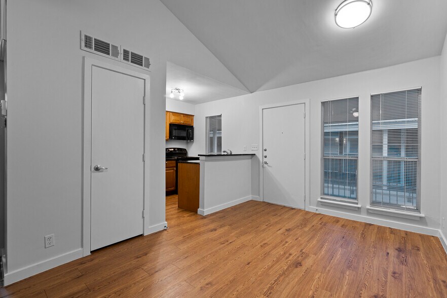 More Photos Of 2526 Durwood St, Austin Apartments For Sale