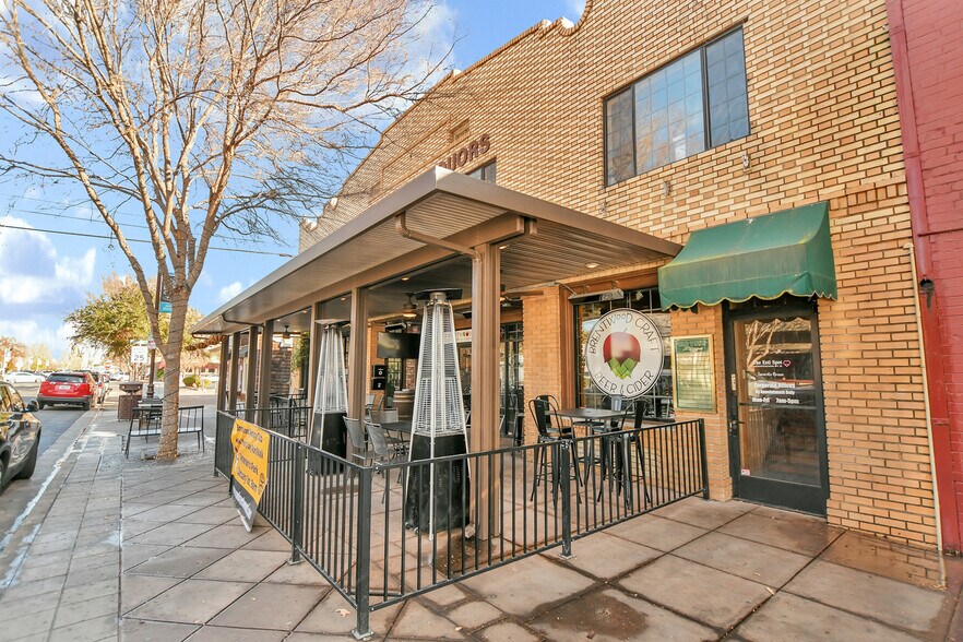 More Photos Of 234 Oak St, Brentwood Restaurant For Sale