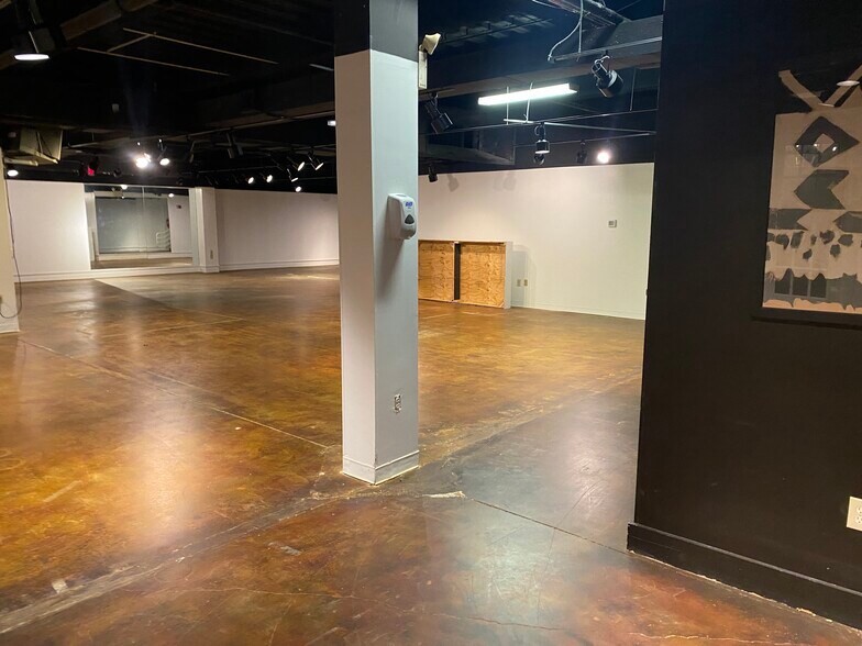 More Photos Of 156 S Main St, High Point General Retail For Sale