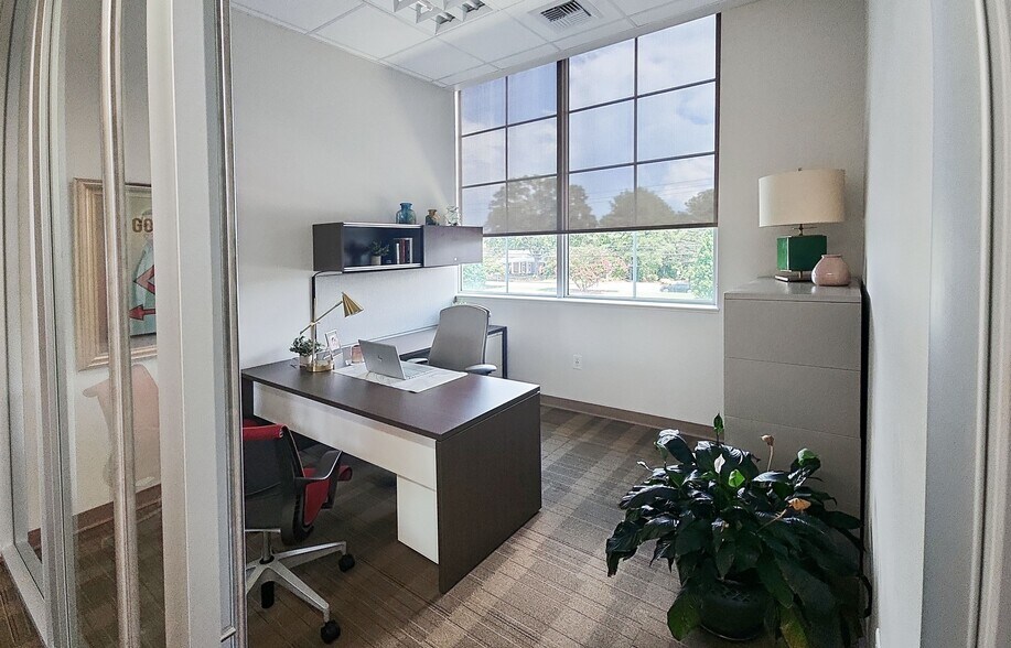 More Photos Of 5547 Veterans Pky, Columbus Coworking Space