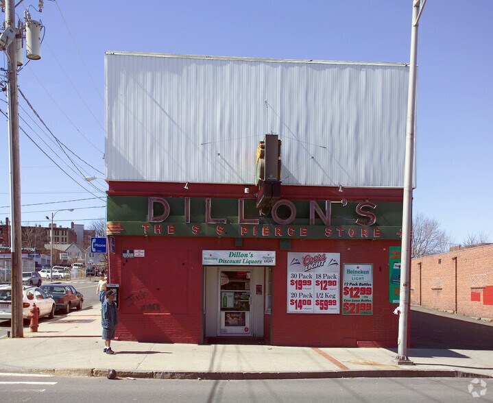 More Photos Of 589 High St, Holyoke Freestanding For Sale