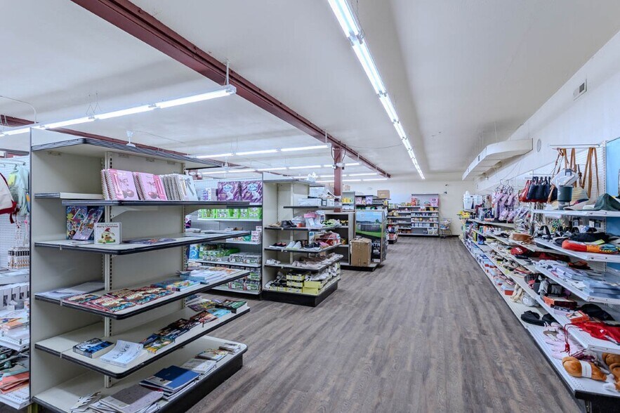 More Photos Of 234 Cedar St, Tigerton Supermarket For Sale