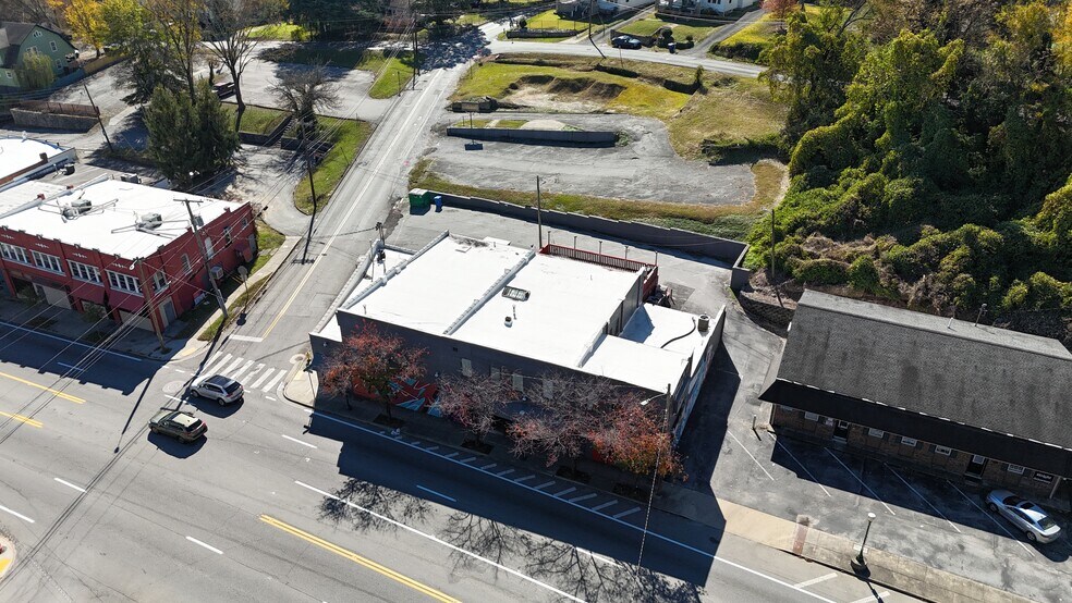 Primary Photo Of 3116 Brainerd Rd, Chattanooga Freestanding For Sale