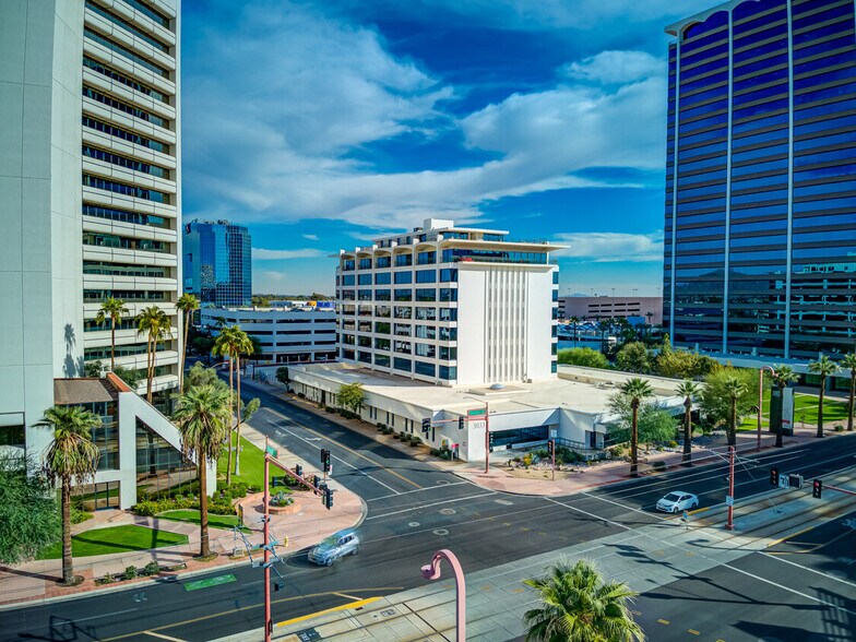 More Photos Of 3033 N Central Ave, Phoenix Office For Sale