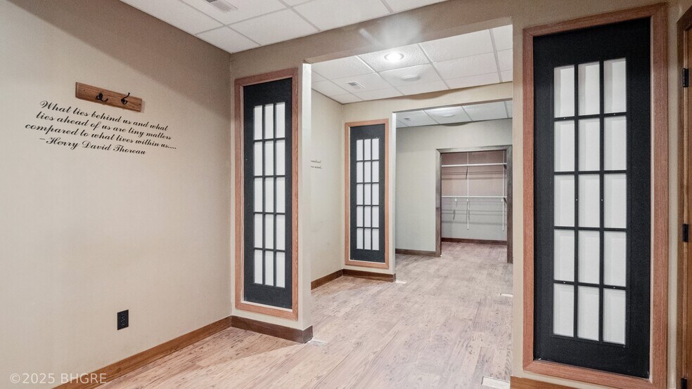 More Photos Of 202 S 9th St, Indianola Storefront For Sale