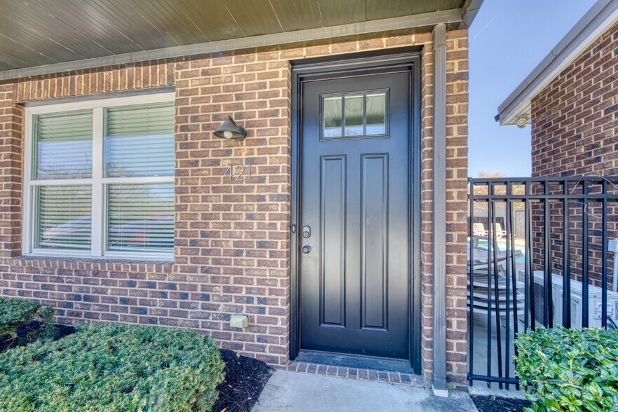 More Photos Of 425 Sutherland View Way, Knoxville Apartments For Sale