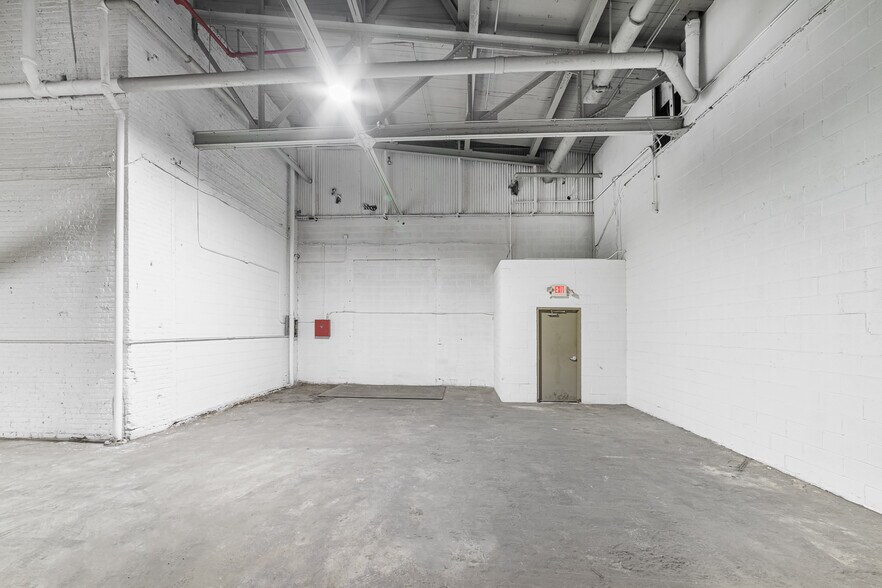 More Photos Of 799 E 73rd St, Cleveland Warehouse For Lease