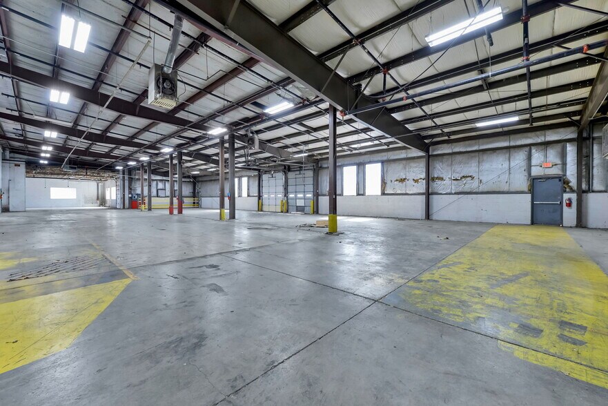 More Photos Of 2455 Harrisburg Pike, Grove City Warehouse For Sale