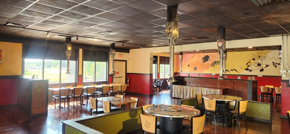 More Photos Of 14225 Jones St, Lavonia Restaurant For Lease
