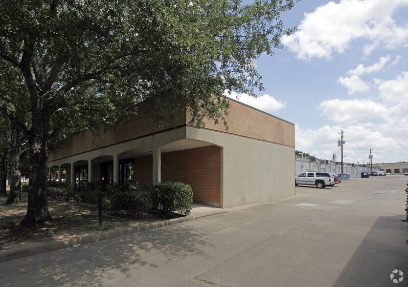 More Photos Of 10801 Hammerly Blvd, Houston Unknown For Lease