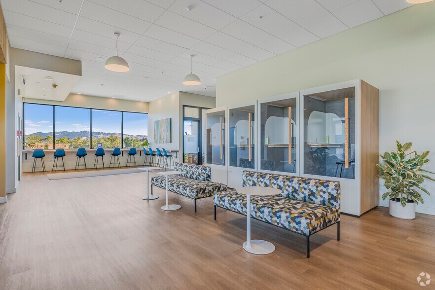 More Photos Of 1400-1500 Valley House Dr, Rohnert Park Unknown For Lease