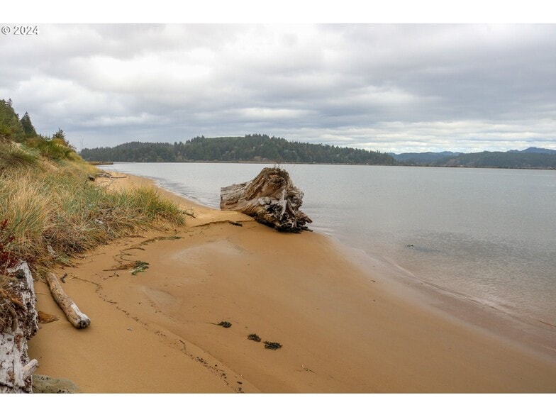 More Photos Of 92851 Trans Pacific Pkwy, North Bend Land For Sale