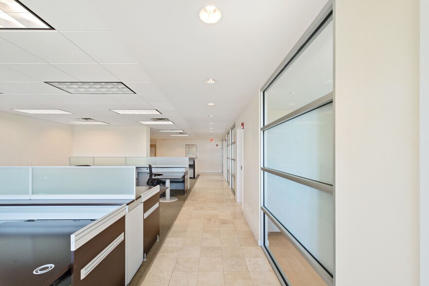 More Photos Of 3363 NE 163rd St, North Miami Beach Medical For Lease