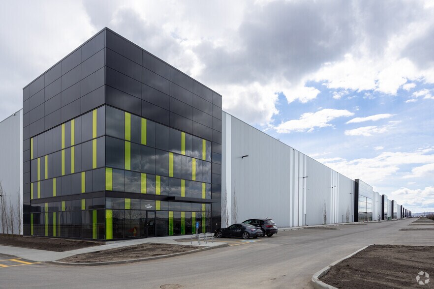 More Photos Of 11575 Stonehill Dr NE, Calgary Warehouse For Lease