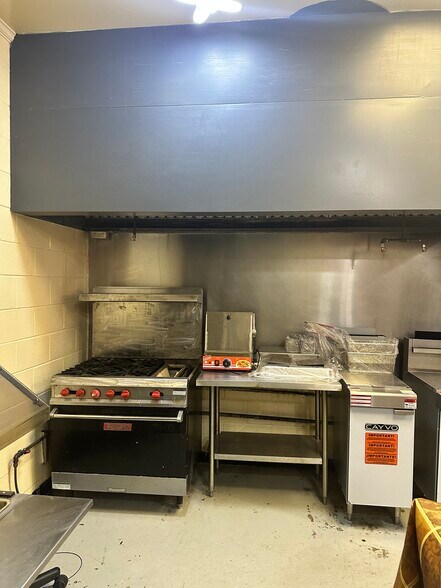 More Photos Of 1030 Dry Branch Rd, Hopkins General Retail For Sale