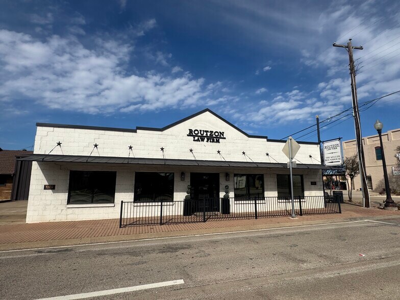 More Photos Of 200 S Main St, Keller Office For Sale