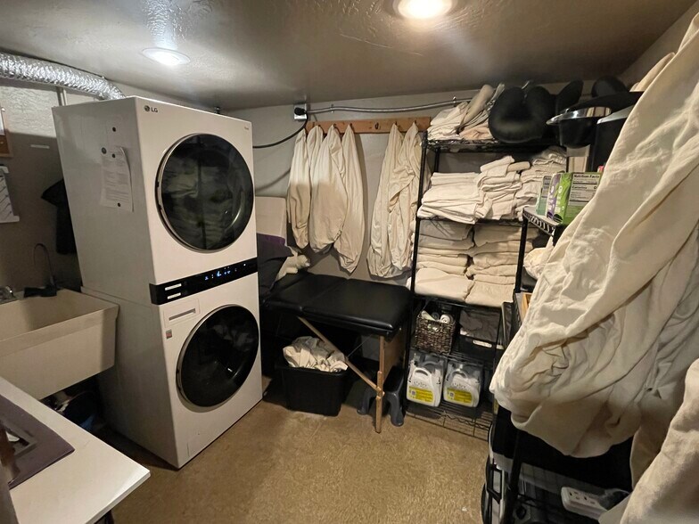 More Photos Of 1585 S Plaza Way, Flagstaff Light Distribution For Lease