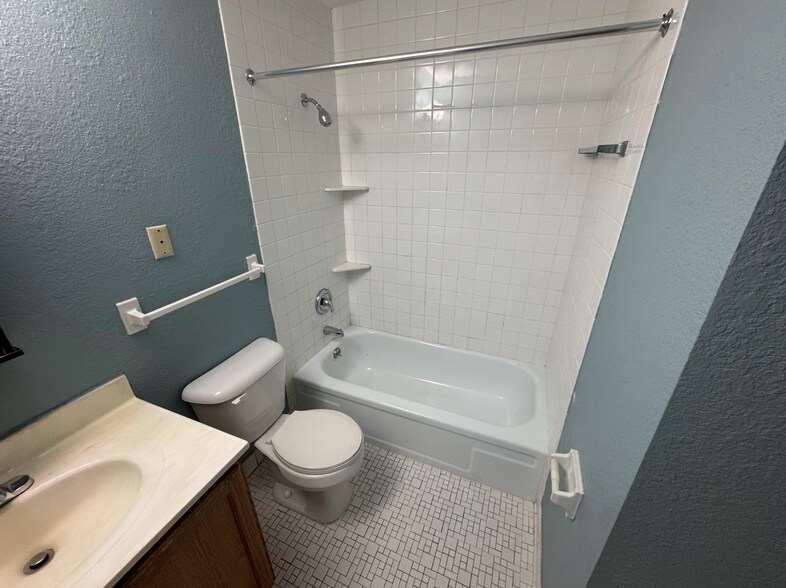 More Photos Of 2631 Columbus Ave, Minneapolis Apartments For Sale
