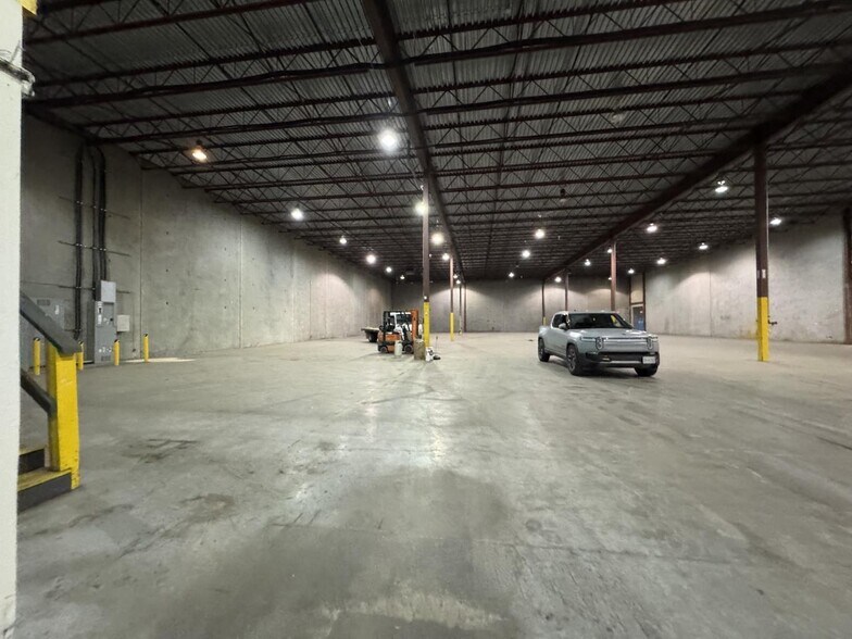 More Photos Of 7158-7168 Progress Way, Delta Service For Lease