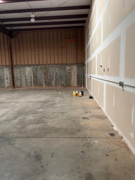 More Photos Of 1585 Industrial Blvd, Madison Warehouse For Lease