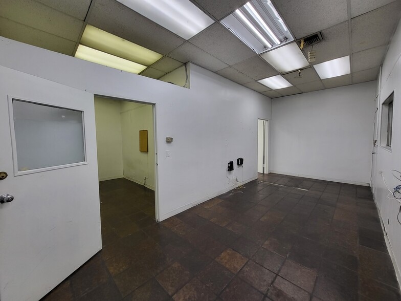 More Photos Of 1501-1503 S Central Ave, Los Angeles Showroom For Lease